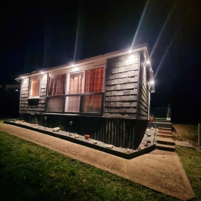 Cosy Hideaway Lodge In Glan Gwna Caeathro 외부 사진