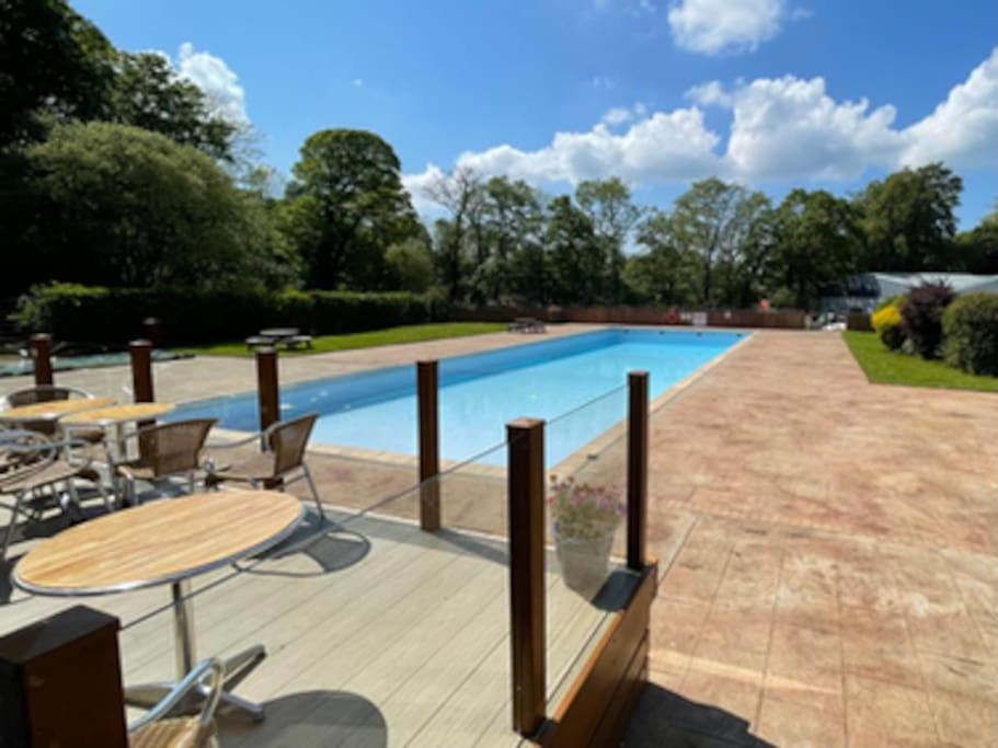 Cosy Hideaway Lodge In Glan Gwna Caeathro 외부 사진